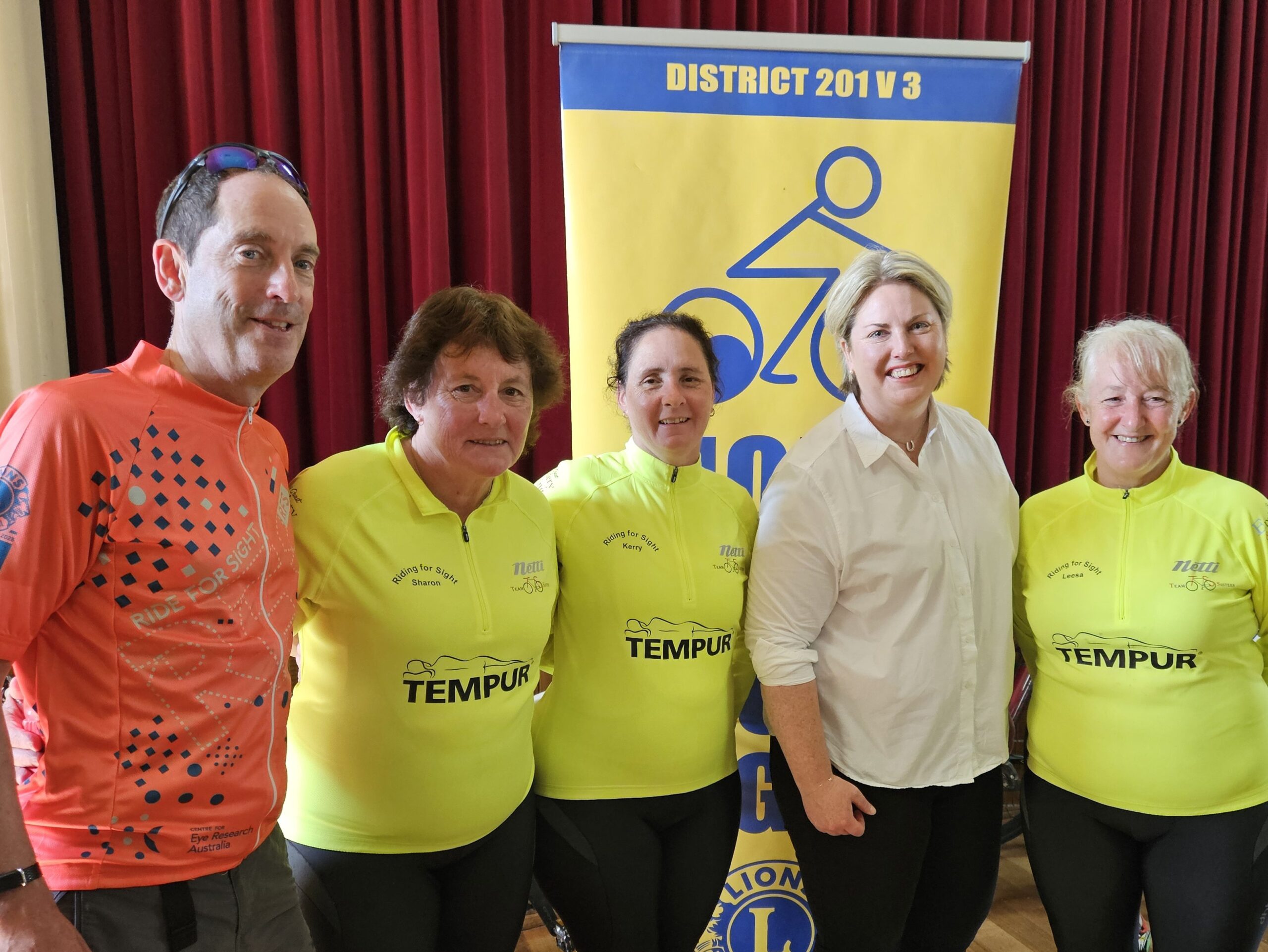 Team Sisters with Mary Aldred MP & Professor Keith Martin Managing Director of CERA - 22.03.2026 4x3